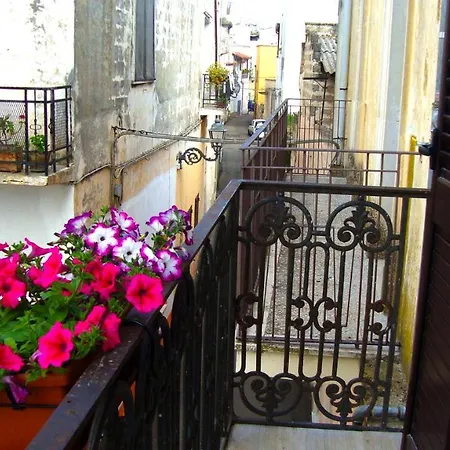 Bed & Breakfast Residenza Santa Lucia *